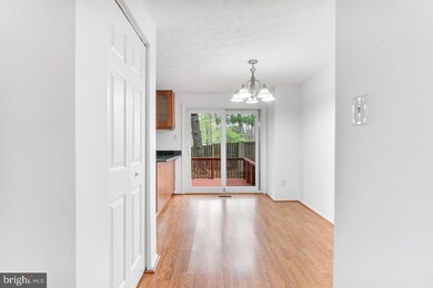 11562 Ivy Bush Ct, Reston, VA 20191 - photo 5