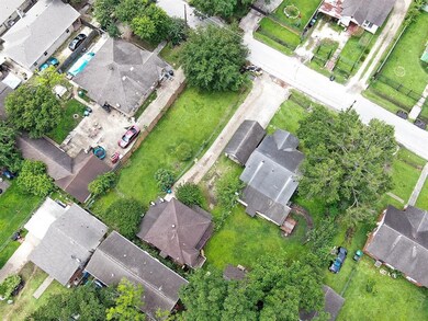 916 Caplin St, Houston, TX 77022 - photo 7