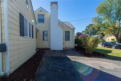 26 Lancaster Ave, Warwick, RI 02886 - photo 3