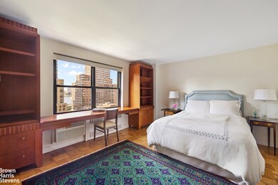 Lincoln Towers unit 10R, New York, NY 10023 - photo 5