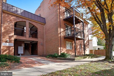 1111 N Taylor St unit B, Arlington, VA 22201 - photo 2