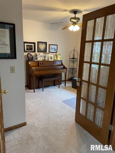 1358 W 51st St, Davenport, IA 52806 - photo 2