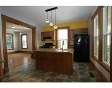 56 Temple St unit A, Springfield, MA 01105 - photo 3