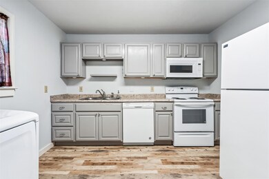 1220 W Water St, Weatherford, TX 76086 - photo 5