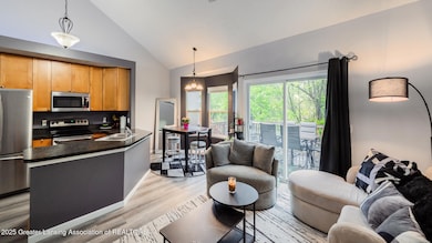 13799MeadCreek03