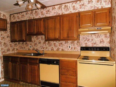 3421 W Chester Pike unit B35, Newtown Square, PA 19073 - photo 5