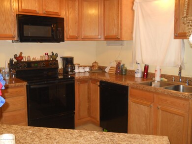 1366 Sage Ct 006
