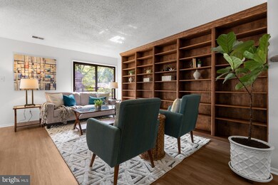 12126 Captiva Ct, Reston, VA 20191 - photo 5