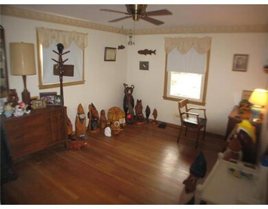 26 Woodcrest Dr, Riverside, RI 02915 - photo 3