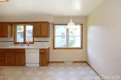 2218 Mapleton St NE unit 126, Grand Rapids, MI 49505 - photo 7