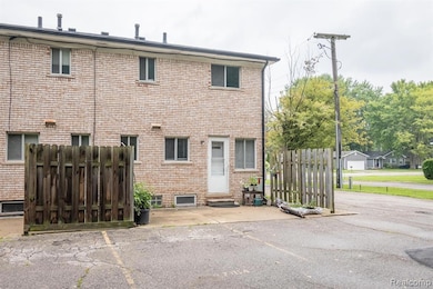 37104 Jefferson Ave unit 1, Harrison Township, MI 48045 - photo 2