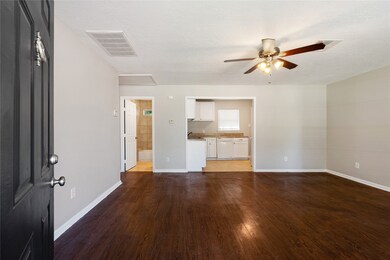 3902 Zephyr St, Houston, TX 77021 - photo 5