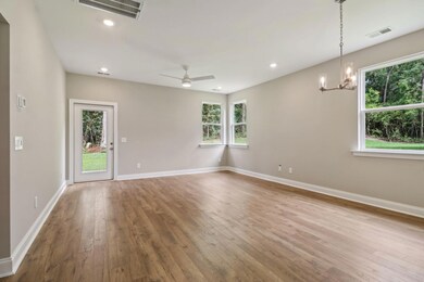 1197 Douglas MacArthur St SW-004