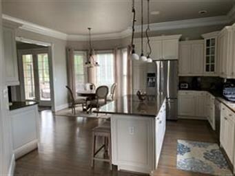 Enjoy your morning breakfast in the cozy breakfast
