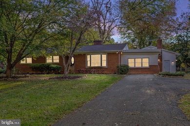 6741 Maxwell Ave, Warrenton, VA 20187 - photo 3