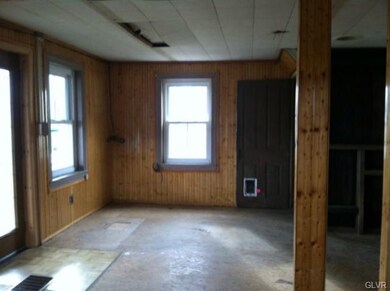 4229 Mountain Rd, Slatington, PA 18080 - photo 3