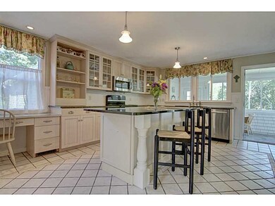 70 Crosswynds Dr, Saunderstown, RI 02874 - photo 3