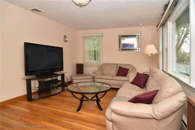 2202 Cranston St, Cranston, RI 02920 - photo 5