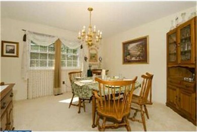 286 Wheatsheaf Ln, Langhorne, PA 19047 - photo 4