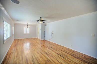 541 W. Cambridge 5