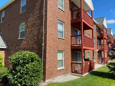 95 Powers St unit 84, Milford, NH 03055 - photo 3