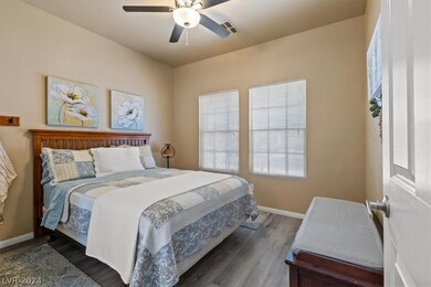 Separate Bedroom (4th) with it's own bath - perfec