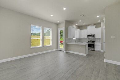 8318 Sunnyhill St, Houston, TX 77088 - photo 7