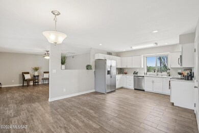W Killarney Ave-013