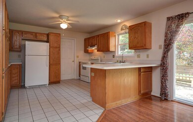 533 Coshocton Ave, Thornville, OH 43076 - photo 7