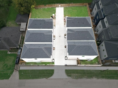 412 E Neyland St unit C, Houston, TX 77022 - photo 4