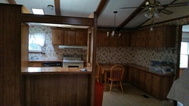 739 Daniel Shays Hwy, Athol, MA 01331 - photo 7