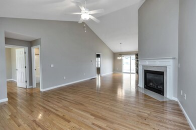 13 Wickford Ln unit 60, Hudson, NH 03051 - photo 5