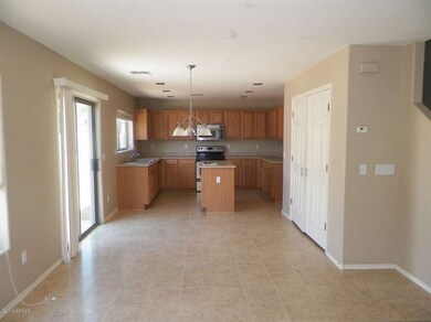 Eat-in Kitchen