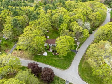 11 Spruce St, Londonderry, NH 03053 - photo 2