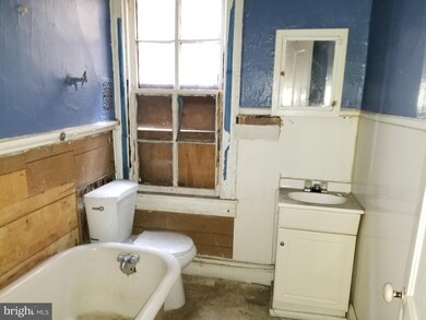 2129 Mcculloh St, Baltimore, MD 21217 - photo 6