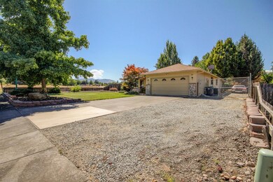 2720 Roberts Rd, Medford, OR 97504 - photo 3