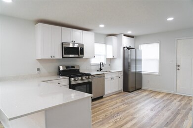 923 E 39th St, Houston, TX 77022 - photo 5