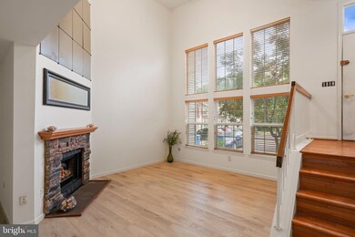 3308 Buckeye Ln, Fairfax, VA 22033 - photo 4