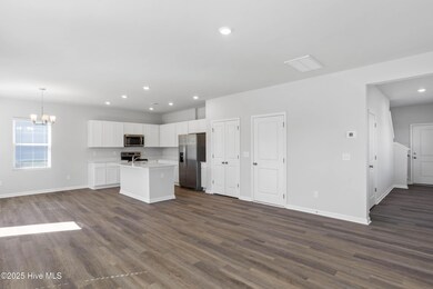 503 Bellefonte Ct, Richlands, NC 28574 - photo 5