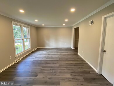 8706 Old Courthouse Rd, Vienna, VA 22182 - photo 6