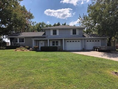 2676 E Maple Dr, Bluffton, IN 46714 - photo 2