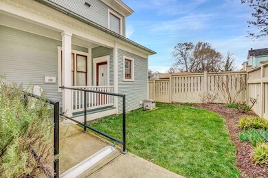 004-304140-004-304140-711 4th Street Sou