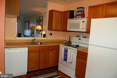 18737 Martins Landing Dr, Germantown, MD 20874 - photo 5