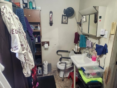 242 E 2nd St, Logan, OH 43138 - photo 5