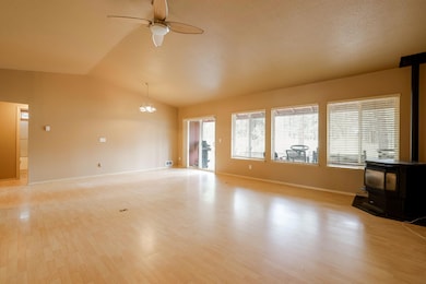23-web-or-mls-19615 River Woods Drive-6