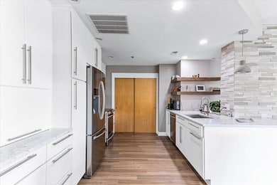 196 S Grant Ave unit 307, Columbus, OH 43215 - photo 2