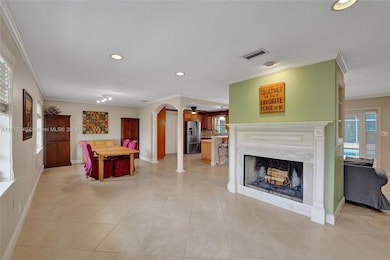 10925 SW 40th Ct, Davie, FL 33328 - photo 4