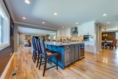 A cheerful entry; Stunning wide plank 