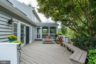 9841 Coral Bells Ct, Vienna, VA 22182 - photo 4