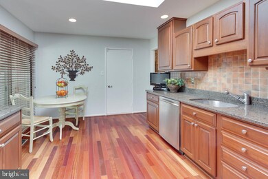 1425 Wolftrap Run Rd, Vienna, VA 22182 - photo 4